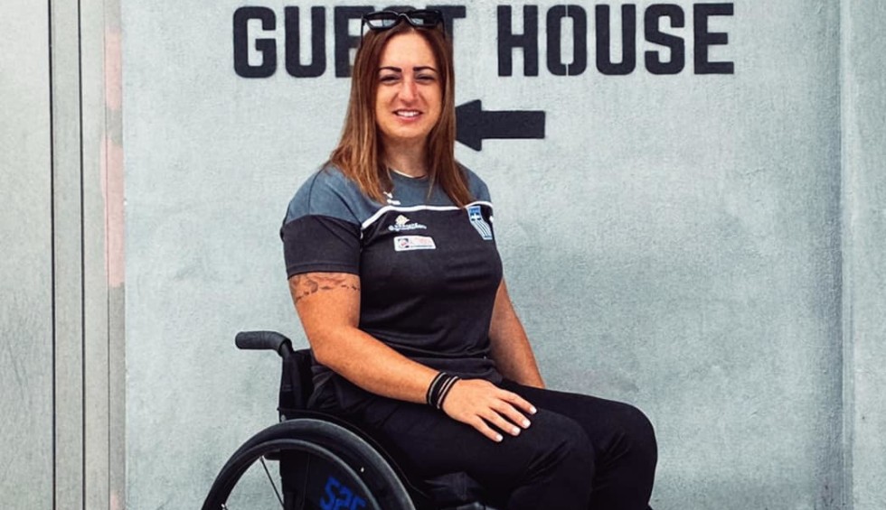 A generic square placeholder image with rounded corners in a figure.