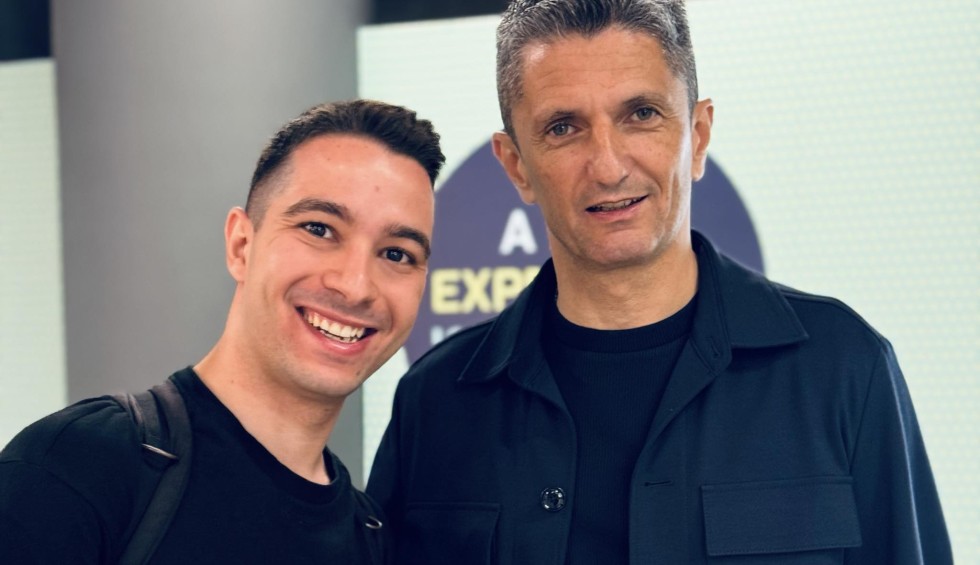 A generic square placeholder image with rounded corners in a figure.