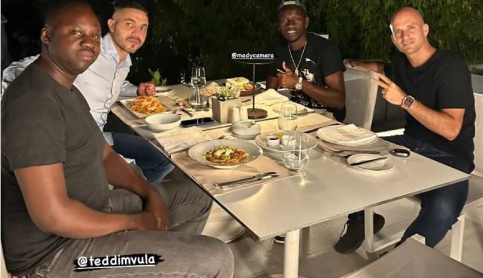 A generic square placeholder image with rounded corners in a figure.