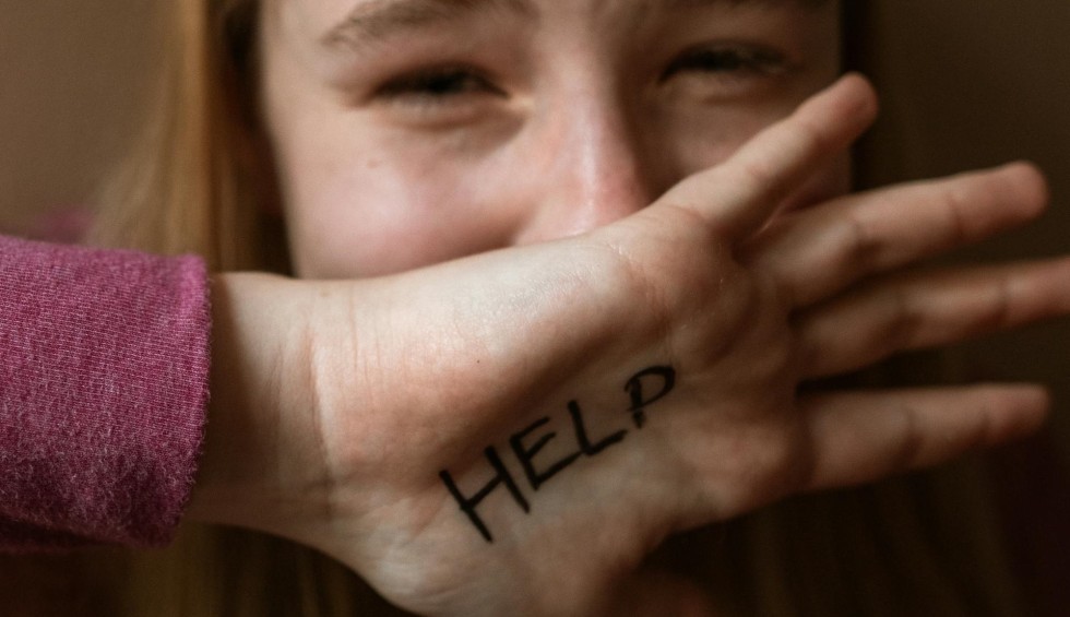 A generic square placeholder image with rounded corners in a figure.