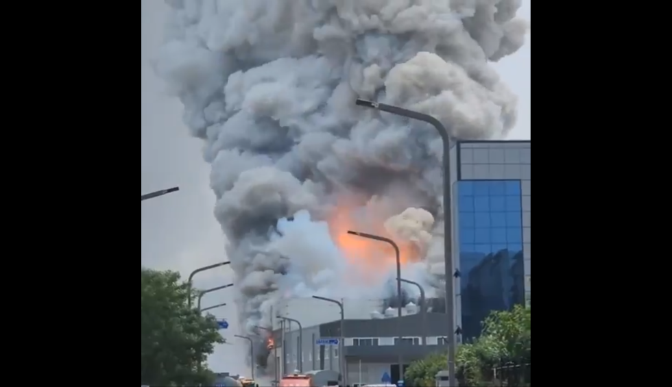 A generic square placeholder image with rounded corners in a figure.