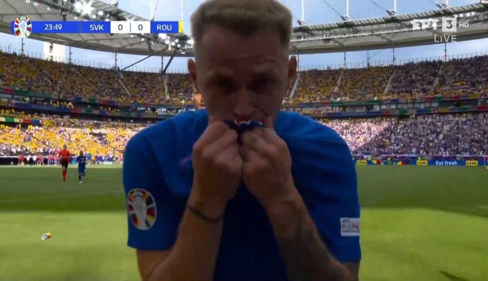 A generic square placeholder image with rounded corners in a figure.