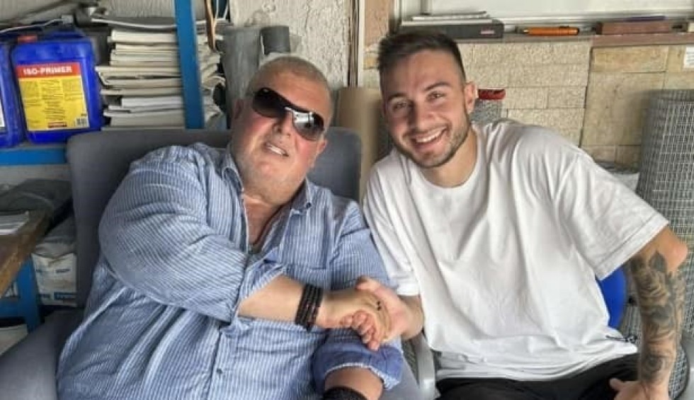 A generic square placeholder image with rounded corners in a figure.