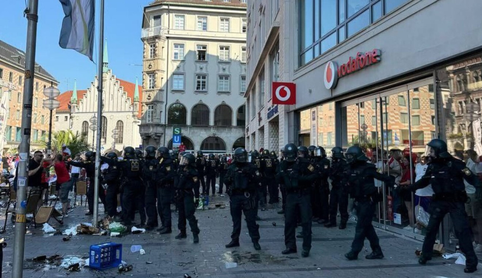 A generic square placeholder image with rounded corners in a figure.