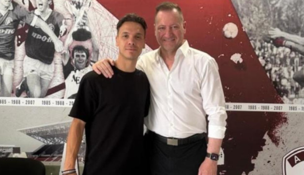 A generic square placeholder image with rounded corners in a figure.