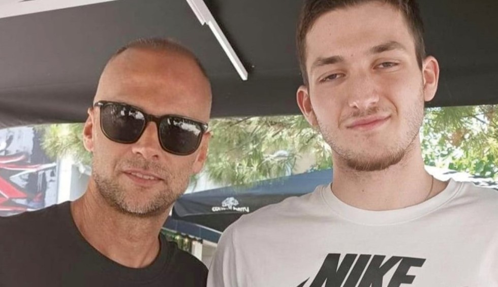 A generic square placeholder image with rounded corners in a figure.