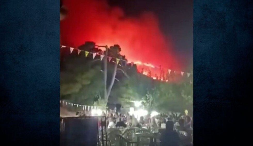 A generic square placeholder image with rounded corners in a figure.