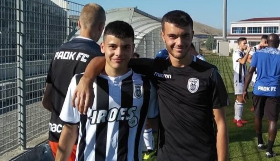 A generic square placeholder image with rounded corners in a figure.