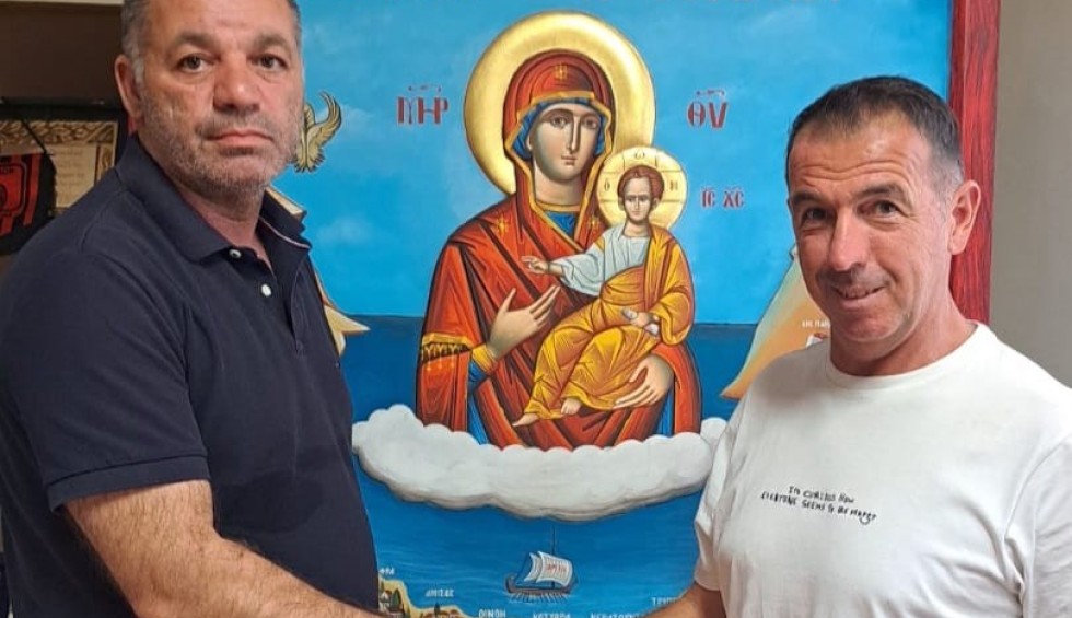 A generic square placeholder image with rounded corners in a figure.