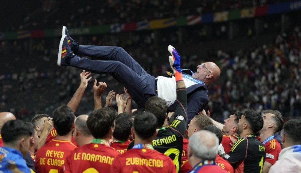 A generic square placeholder image with rounded corners in a figure.