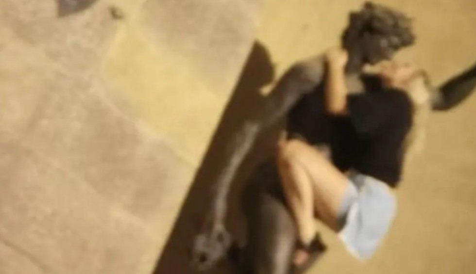 A generic square placeholder image with rounded corners in a figure.