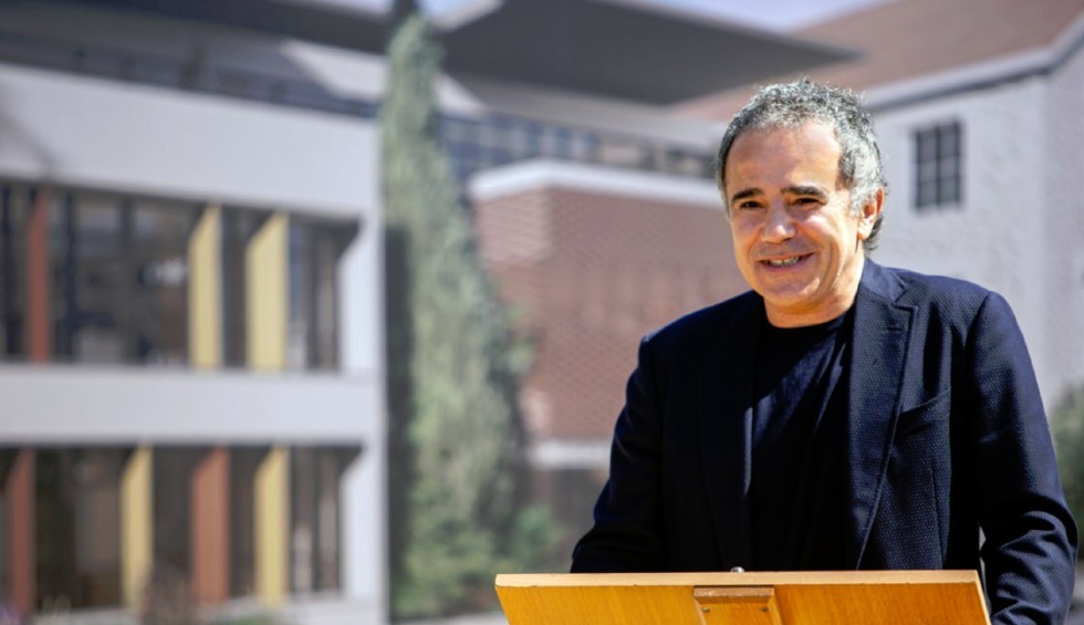 A generic square placeholder image with rounded corners in a figure.