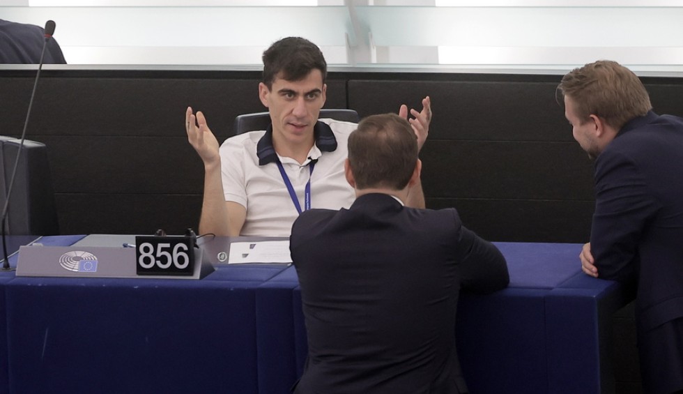 A generic square placeholder image with rounded corners in a figure.