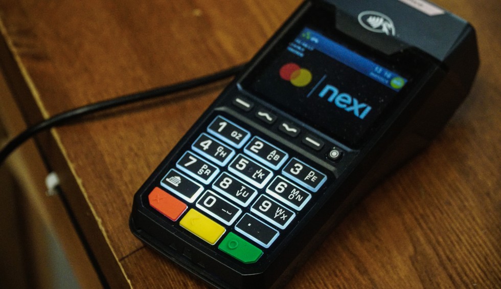 A generic square placeholder image with rounded corners in a figure.