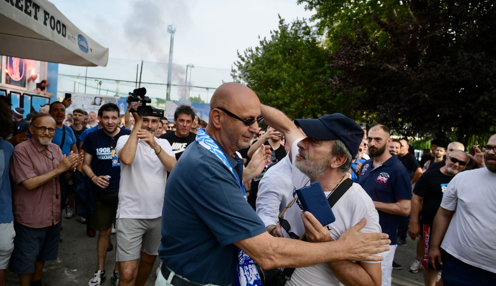 A generic square placeholder image with rounded corners in a figure.