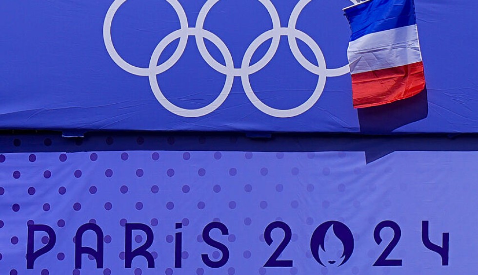 A generic square placeholder image with rounded corners in a figure.