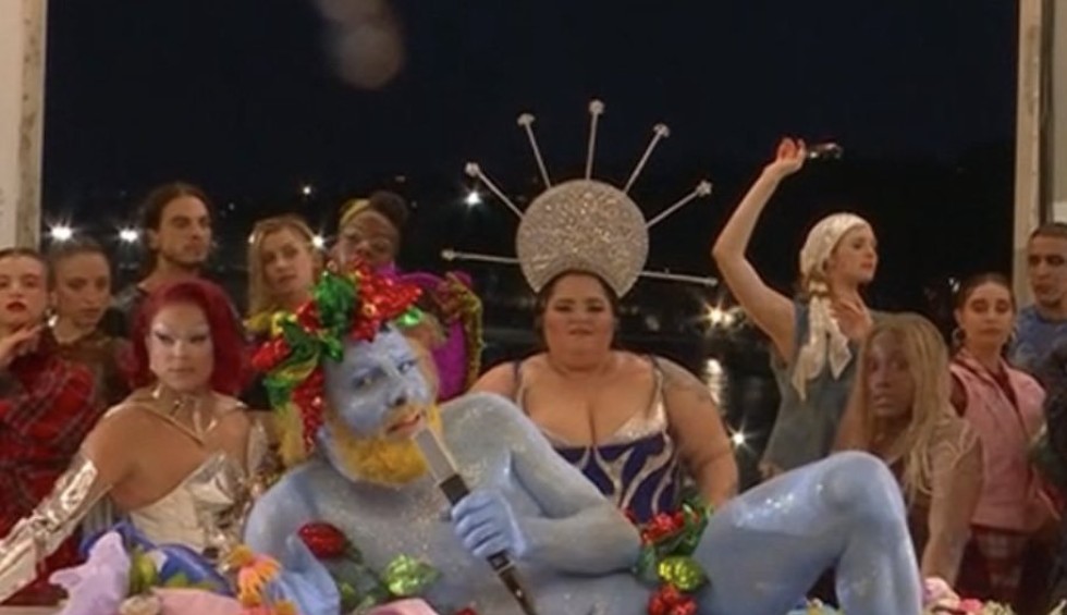 A generic square placeholder image with rounded corners in a figure.