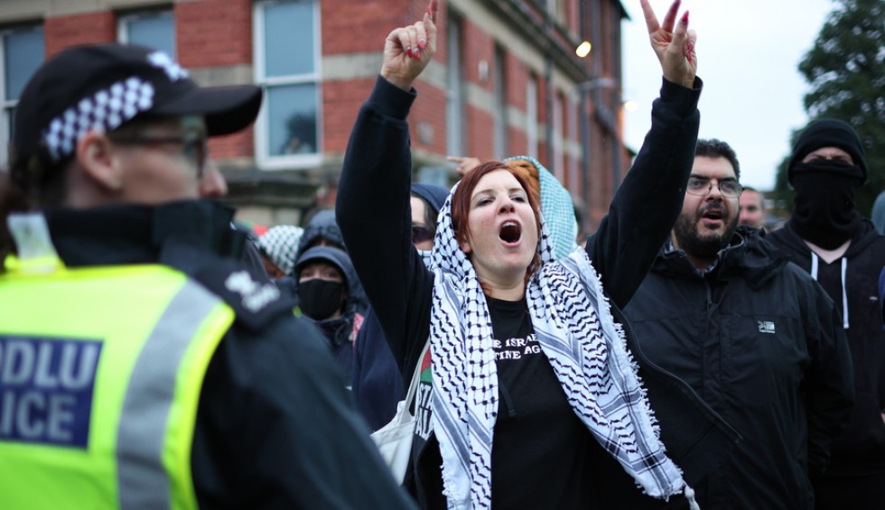 A generic square placeholder image with rounded corners in a figure.