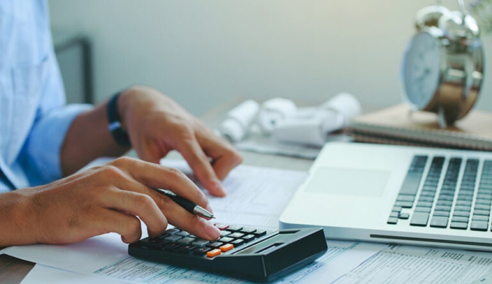 A generic square placeholder image with rounded corners in a figure.