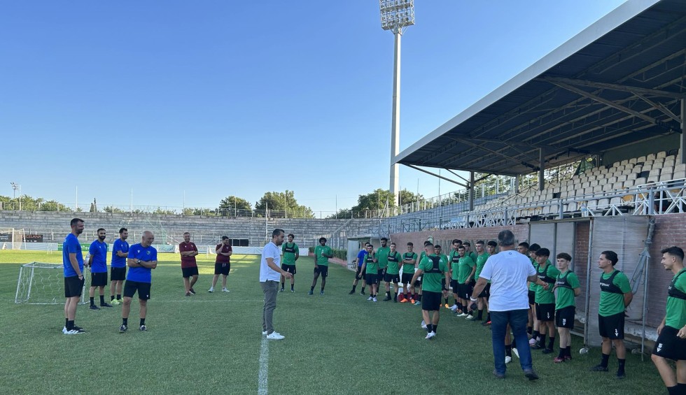 A generic square placeholder image with rounded corners in a figure.