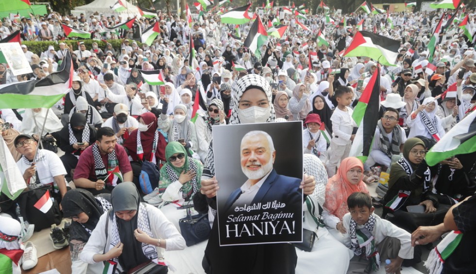 A generic square placeholder image with rounded corners in a figure.