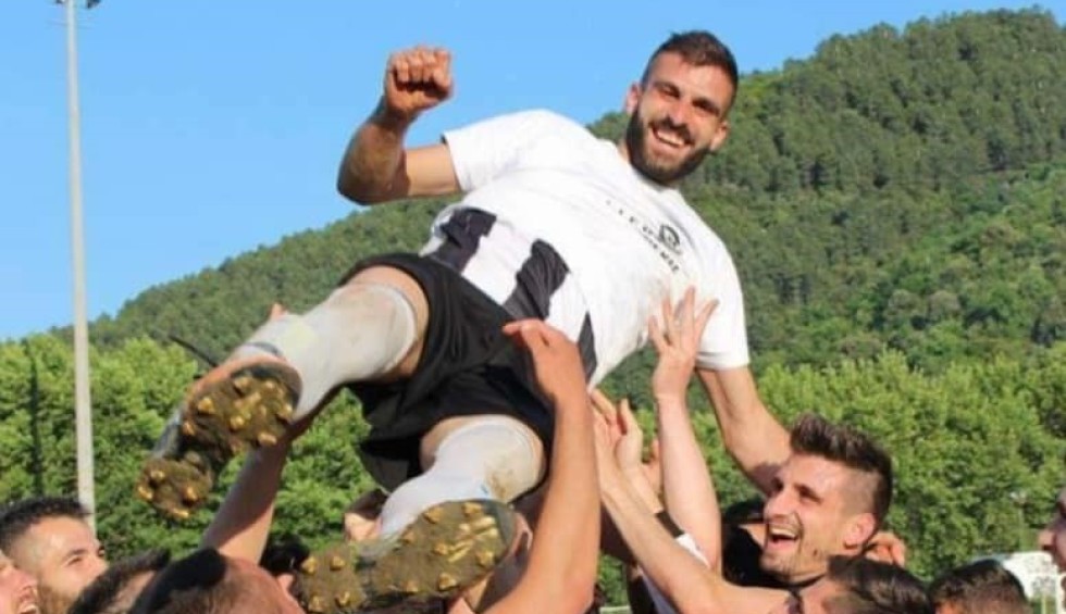 A generic square placeholder image with rounded corners in a figure.