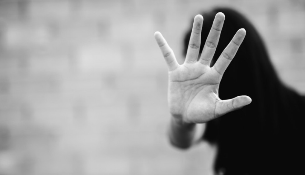 A generic square placeholder image with rounded corners in a figure.