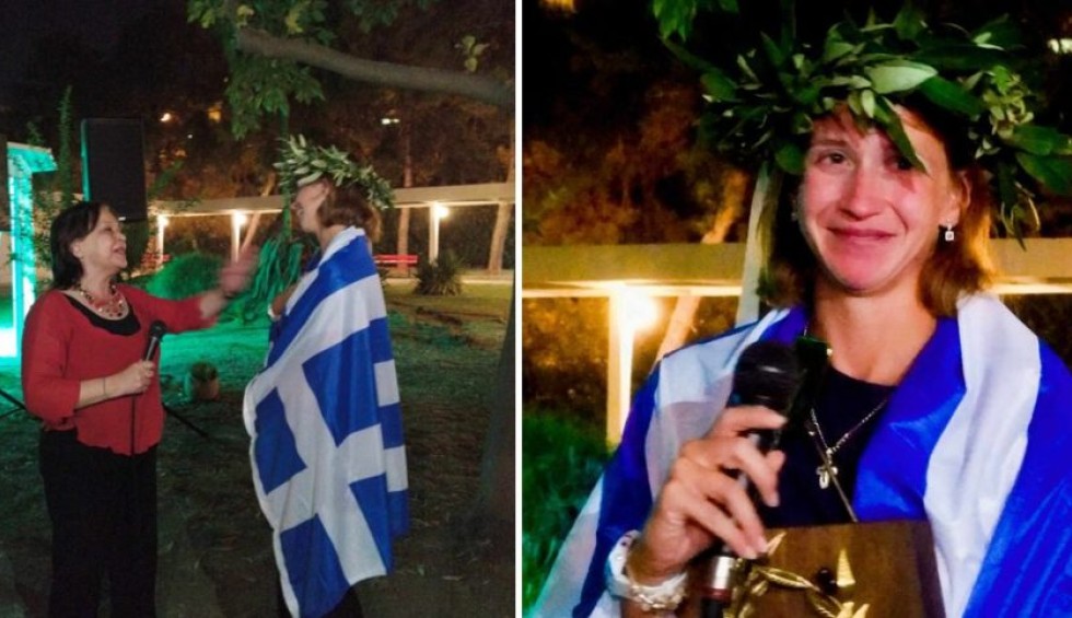 A generic square placeholder image with rounded corners in a figure.