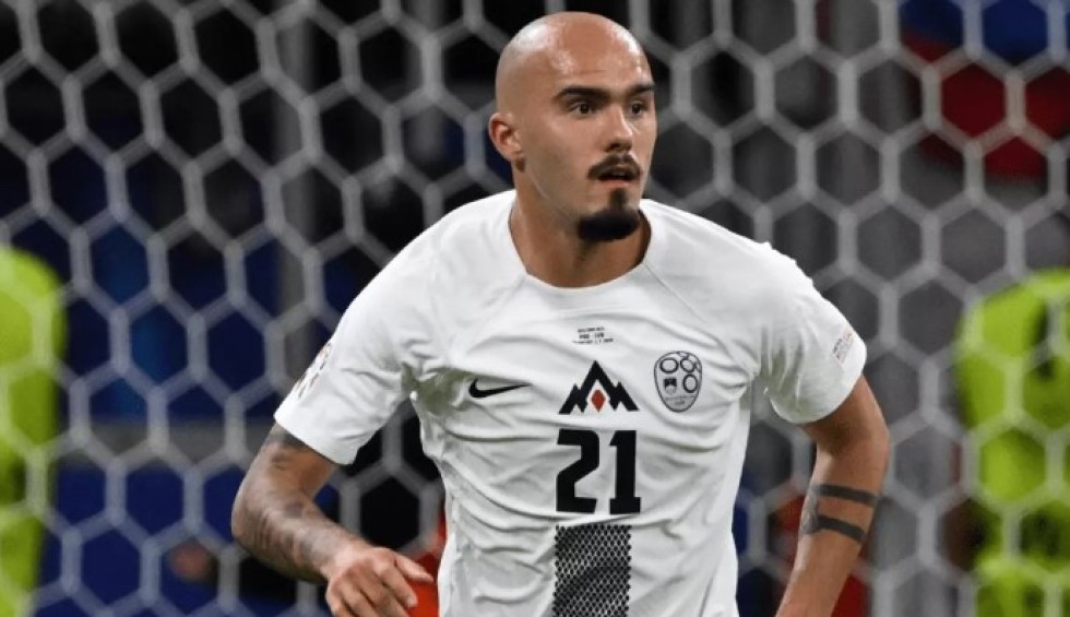 A generic square placeholder image with rounded corners in a figure.