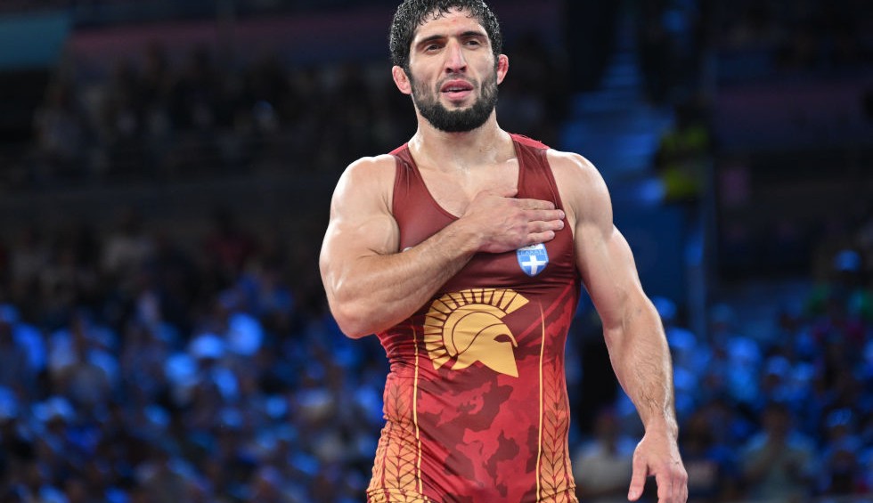 A generic square placeholder image with rounded corners in a figure.