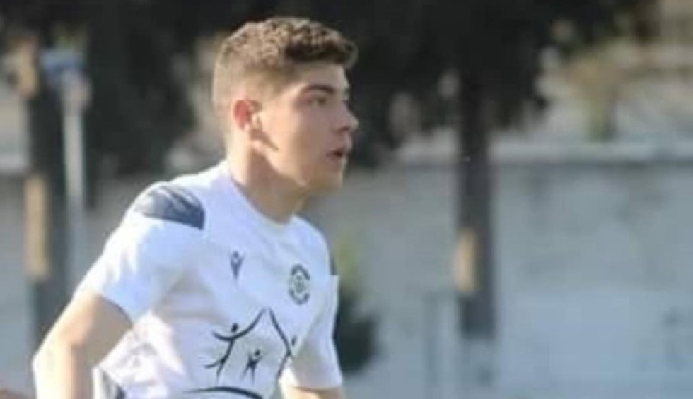 A generic square placeholder image with rounded corners in a figure.