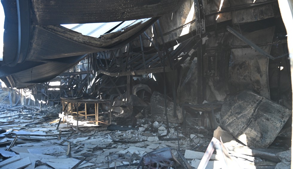 A generic square placeholder image with rounded corners in a figure.