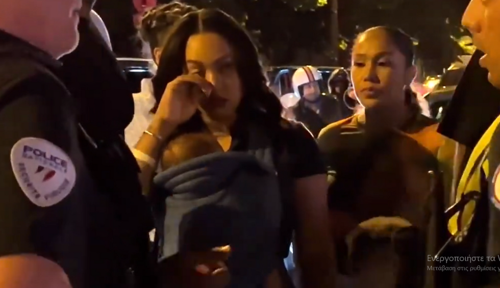 A generic square placeholder image with rounded corners in a figure.