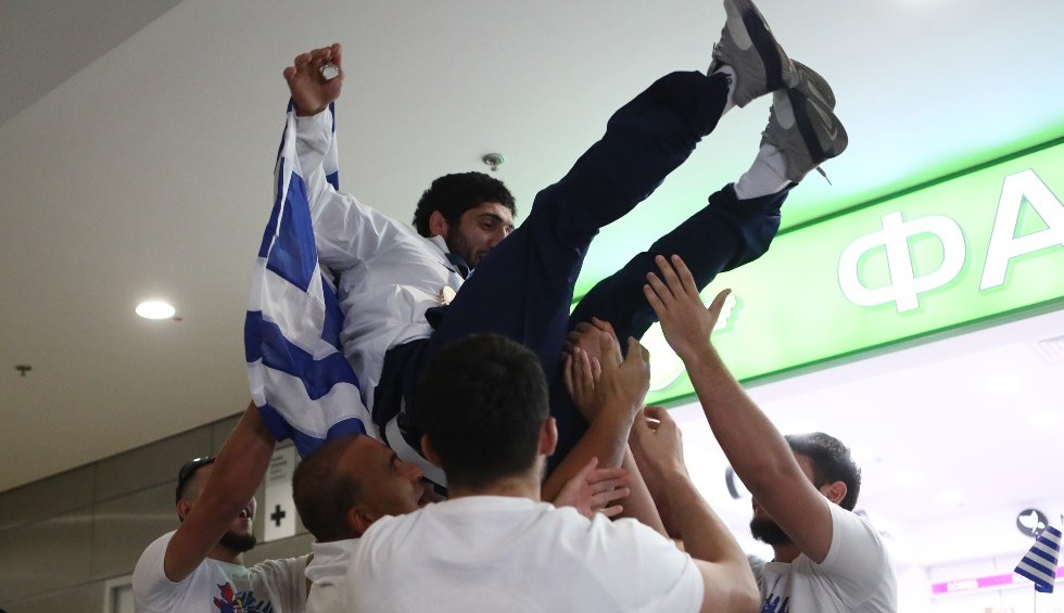 A generic square placeholder image with rounded corners in a figure.