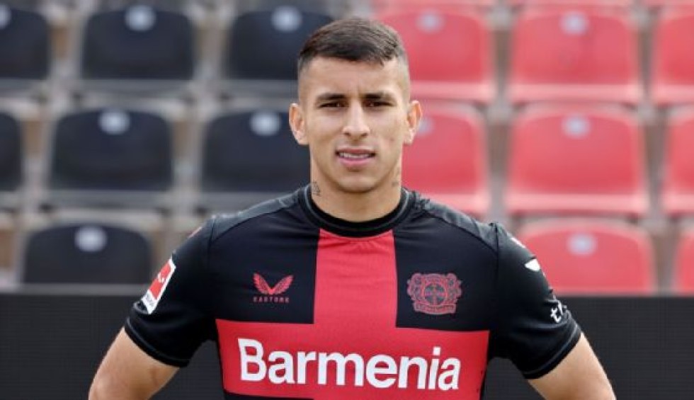 A generic square placeholder image with rounded corners in a figure.