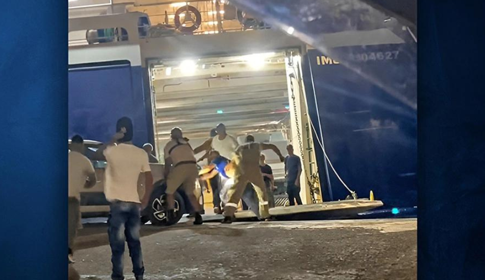 A generic square placeholder image with rounded corners in a figure.