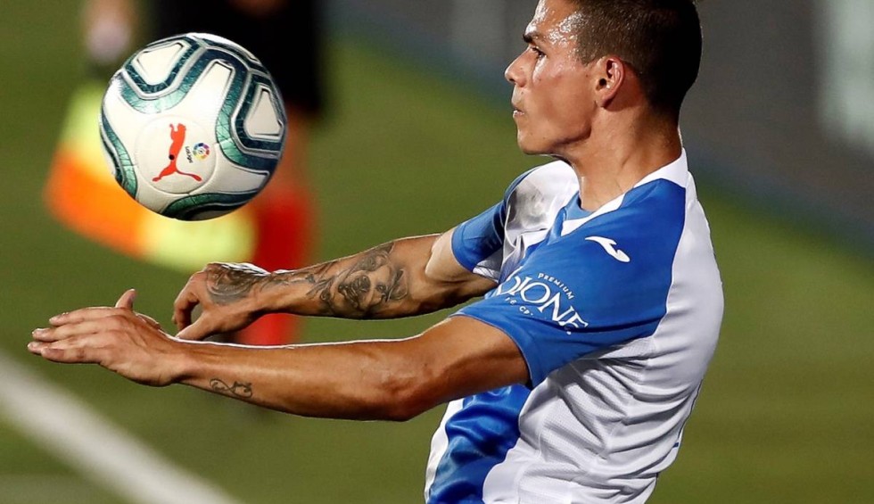 A generic square placeholder image with rounded corners in a figure.