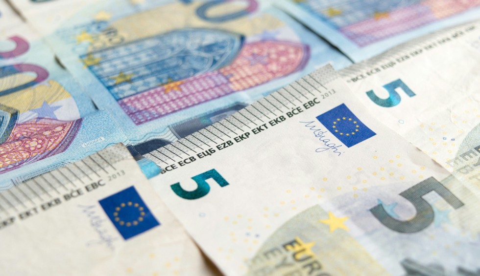 A generic square placeholder image with rounded corners in a figure.