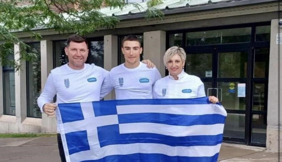 A generic square placeholder image with rounded corners in a figure.