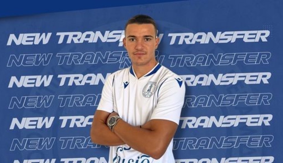 A generic square placeholder image with rounded corners in a figure.