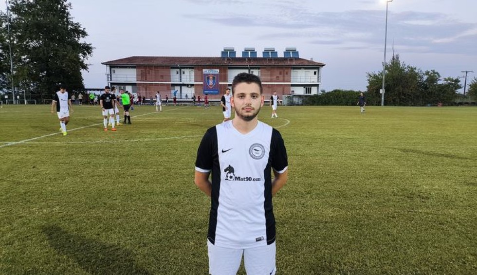 A generic square placeholder image with rounded corners in a figure.