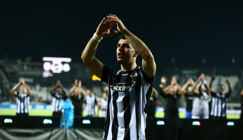 A generic square placeholder image with rounded corners in a figure.