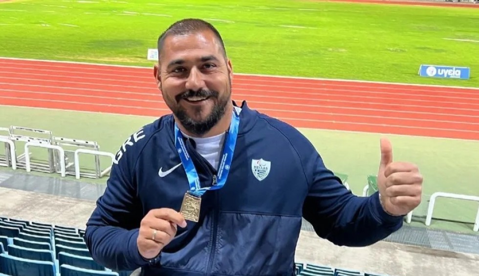 A generic square placeholder image with rounded corners in a figure.