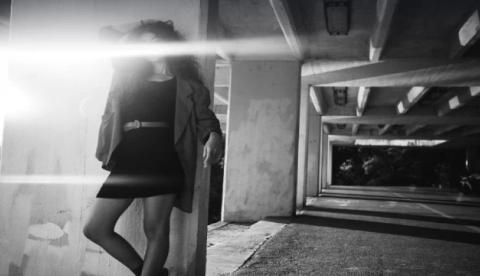 A generic square placeholder image with rounded corners in a figure.