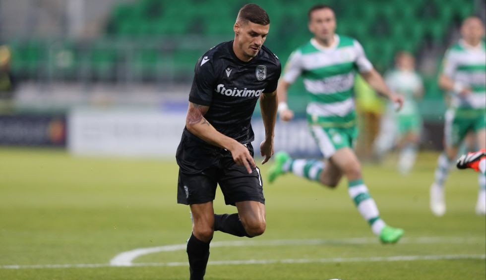 A generic square placeholder image with rounded corners in a figure.