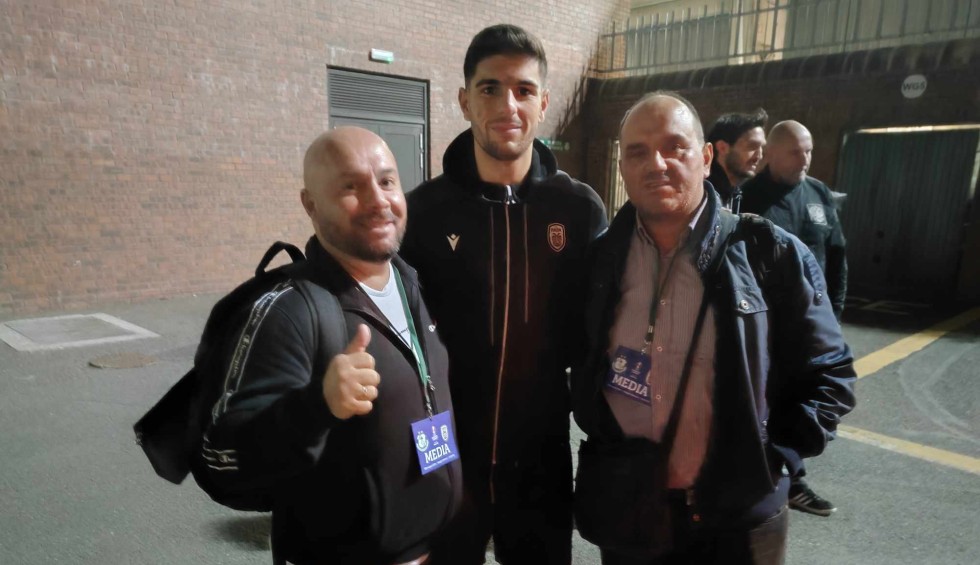 A generic square placeholder image with rounded corners in a figure.