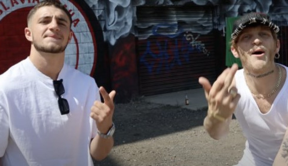 A generic square placeholder image with rounded corners in a figure.