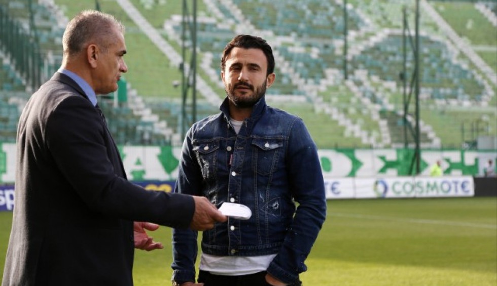 A generic square placeholder image with rounded corners in a figure.