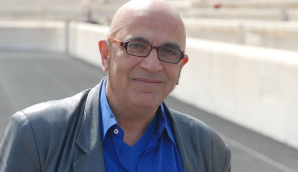 A generic square placeholder image with rounded corners in a figure.