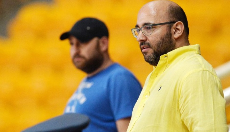 A generic square placeholder image with rounded corners in a figure.